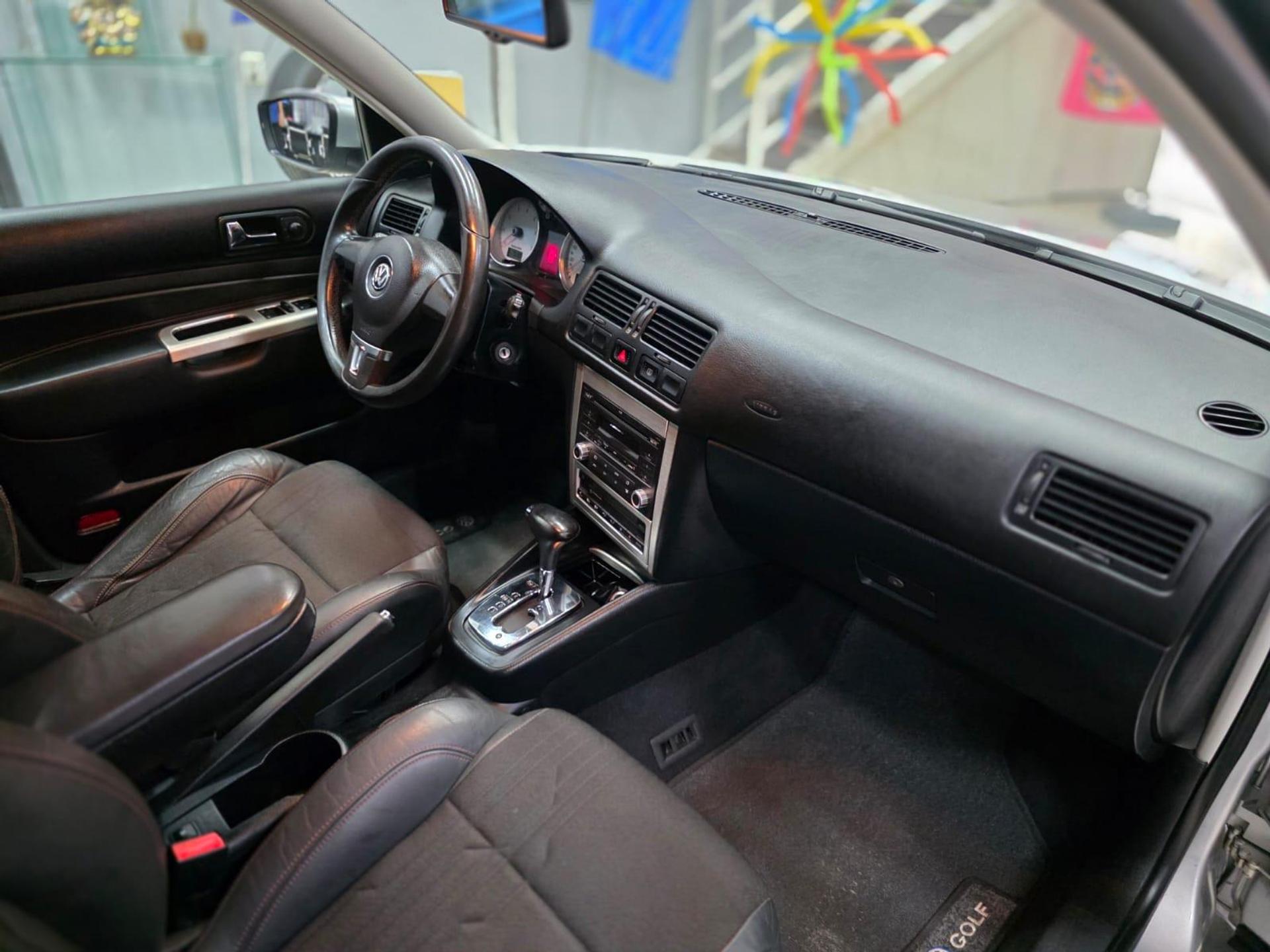 VOLKSWAGEN Golf Sportline 2.0 Mi Total F. 8V Tip.